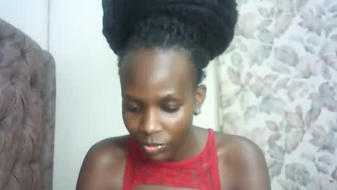 Snapshot of hot_berry2003 chatting on 10-16-25, 06:53 Millie online show from 10-16-25, 06:53