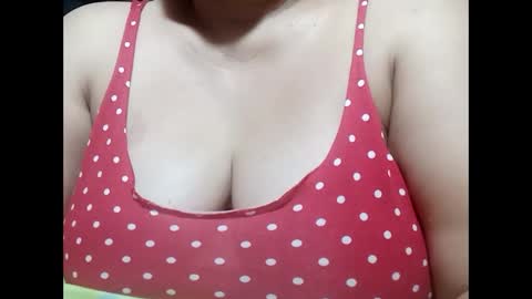 hot_boobs21 online show from 03-10-25, 12:15