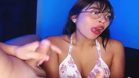 hot_boy_2027 online show from 04-17-26, 06:33