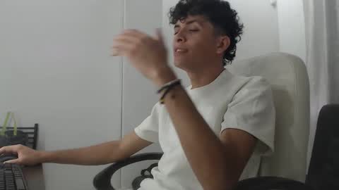 Snapshot of hot_bunny777_ chatting on 01-12-26, 05:07 Salomon online show from 01-12-26, 05:07