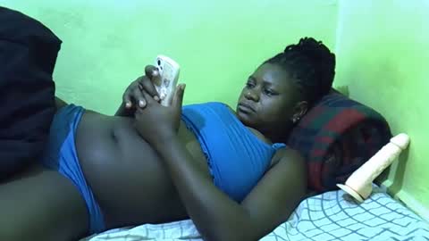 hot_girlly online show from 12-17-25, 05:24