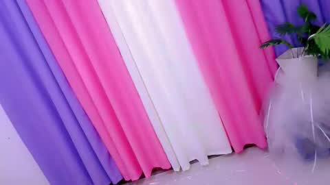 Snapshot of hot_hazelxx chatting on 09-22-25, 11:40 Hazel online show from 09-22-25, 11:40