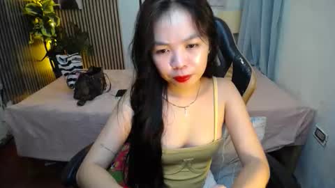Ms Yen online show from 10-17-25, 07:05