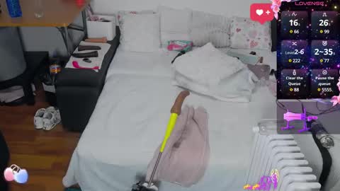 Snapshot of hot_jessica_tyler chatting on 01-19-25, 10:17 Jessica Tyler online show from 01-19-25, 10:17