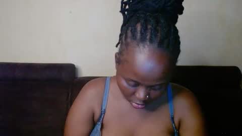 Linah online show from 11-17-25, 10:37