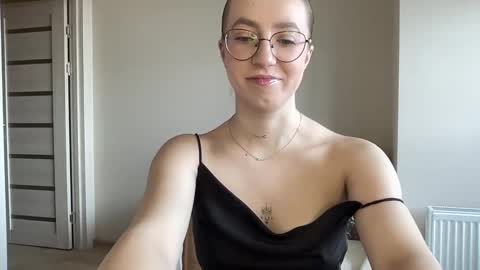 Lina online show from 12-14-24, 07:51