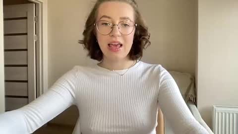 Lina online show from 12-29-24, 10:23