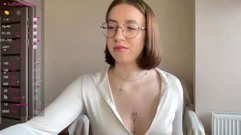 Lina online show from 01-24-25, 10:00