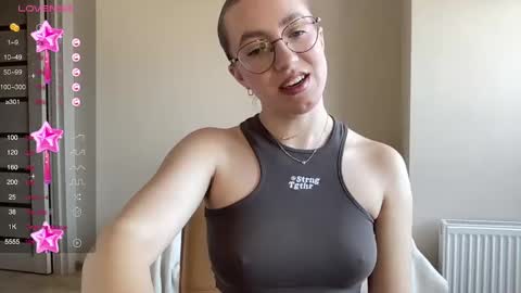 Lina online show from 02-19-25, 09:17