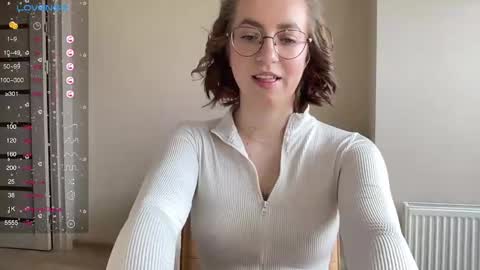 Lina online show from 02-20-25, 10:59