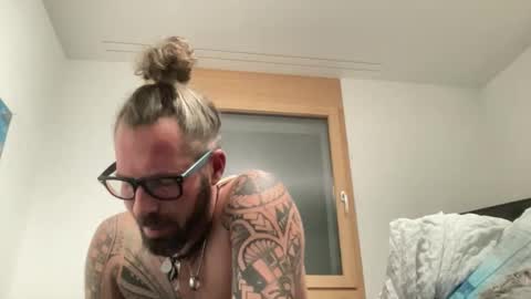 Snapshot of hot_sex83 chatting on 12-17-25, 06:58 letmedoo2 online show from 12-17-25, 06:58