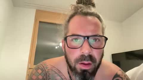 letmedoo2 online show from 12-18-25, 09:43