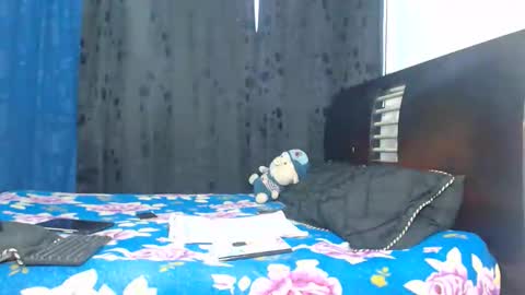 Hot Sharks   online show from 11-27-25, 11:01