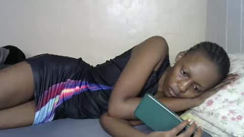 Snapshot of hot_slimcutie chatting on 03-02-25, 03:48 slimcute online show from 03-02-25, 03:48