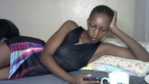 Snapshot of hot_slimcutie chatting on 03-04-25, 12:22 slimcute online show from 03-04-25, 12:22