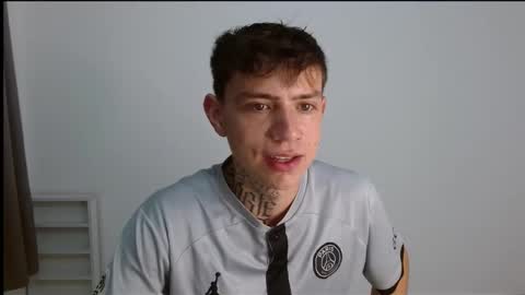 Snapshot of hot_teo_ chatting on 11-26-25, 11:22 Mateo online show from 11-26-25, 11:22