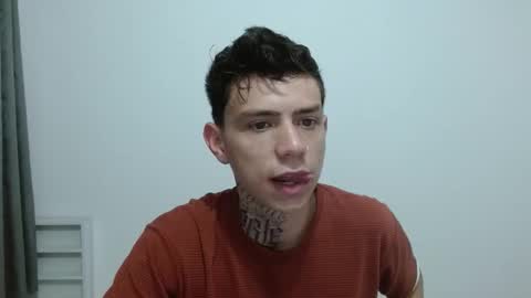 Snapshot of hot_teo_ chatting on 11-28-25, 11:02 Mateo online show from 11-28-25, 11:02