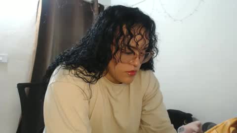 Snapshot of hotandpower10 chatting on 12-06-24, 12:45 Hot and PowerHOPE U MISS ME online show from 12-06-24, 12:45