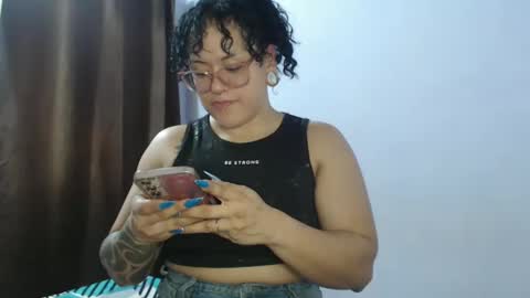 Snapshot of hotandpower10 chatting on 01-03-25, 01:16 Hot and PowerHOPE U MISS ME online show from 01-03-25, 01:16