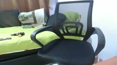 Snapshot of hotandpower10 chatting on 02-04-25, 01:45 Hot and PowerHOPE U MISS ME online show from 02-04-25, 01:45