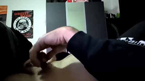 hotberlin1976 online show from 11-12-25, 10:52