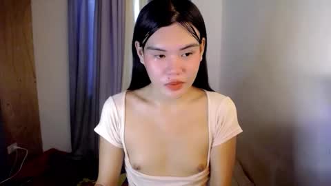 Snapshot of hotbunnyrainx chatting on 10-24-25, 04:53 rain online show from 10-24-25, 04:53