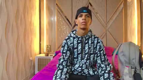 hotcouple_222 online show from 11-16-25, 07:25