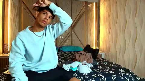 hotcouple_222 online show from 01-06-26, 07:12