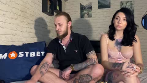 YounHotCouple online show from 01-17-25, 10:22