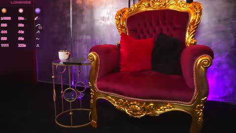 Snapshot of hotdesy_ chatting on 01-25-25, 03:30 Mistress online show from 01-25-25, 03:30