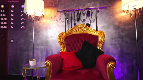 Snapshot of hotdesy_ chatting on 02-01-25, 10:05 Mistress online show from 02-01-25, 10:05