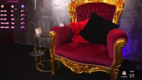 Snapshot of hotdesy_ chatting on 02-15-25, 06:23 Mistress online show from 02-15-25, 06:23