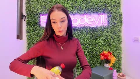 hotfallingdevil online show from 11-20-25, 06:02