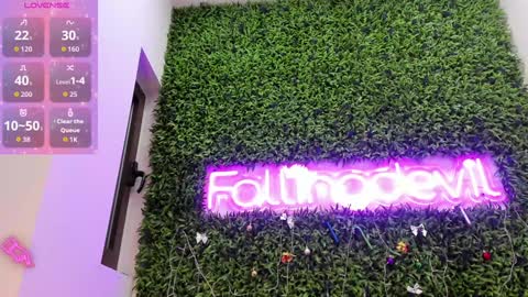 hotfallingdevil online show from 12-16-25, 04:17