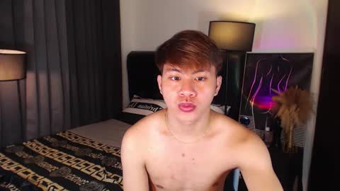 Snapshot of hotfucker_drei chatting on 10-07-25, 10:12 hotfucker_drei online show from 10-07-25, 10:12