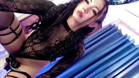 hotfucking_queen1111 online show from 11-04-25, 09:52