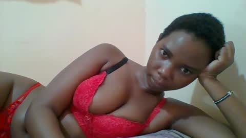 Queen online show from 02-17-25, 05:25