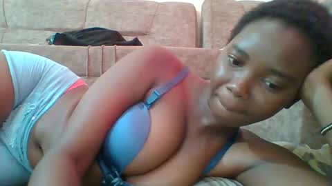 Queen online show from 02-26-25, 06:58