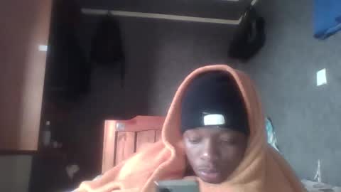 Snapshot of hotguyy001 chatting on 02-16-25, 04:53 hotguyy001 online show from 02-16-25, 04:53