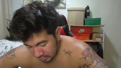 Snapshot of hothunkybear23 chatting on 12-06-24, 08:26 Khel online show from 12-06-24, 08:26