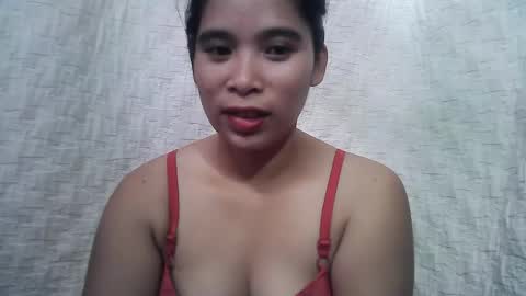 Snapshot of hotmompinay30 chatting on 02-11-26, 11:32 flor online show from 02-11-26, 11:32
