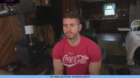 Snapshot of hotmuscles6t9 chatting on 03-08-25, 08:35 hotmuscles6t9 online show from 03-08-25, 08:35