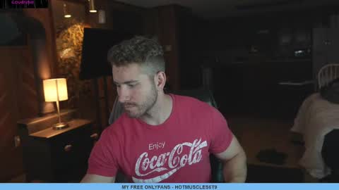 Snapshot of hotmuscles6t9 chatting on 03-09-25, 02:18 hotmuscles6t9 online show from 03-09-25, 02:18