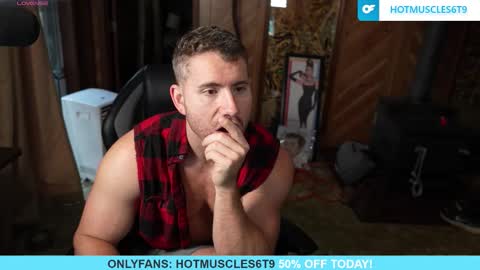 Snapshot of hotmuscles6t9 chatting on 10-11-25, 12:26 hotmuscles6t9 online show from 10-11-25, 12:26