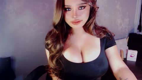 Snapshot of hotsexyhugetrans chatting on 09-11-25, 04:40 Marga Avery online show from 09-11-25, 04:40