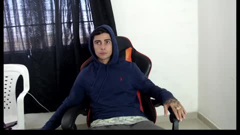 Snapshot of hotsteel420 chatting on 01-28-25, 01:38 hotsteel420 online show from 01-28-25, 01:38