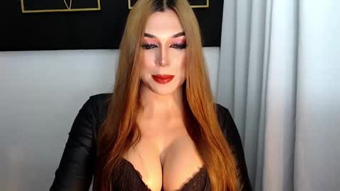 Snapshot of hotstellacumxxx chatting on 12-22-24, 06:17 STELLA online show from 12-22-24, 06:17