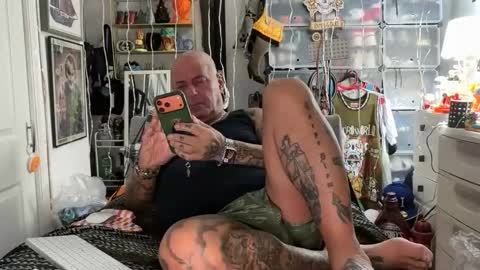 hotstuff775616 online show from 11-19-25, 02:22