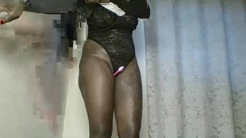 Amalia online show from 11-17-25, 12:44