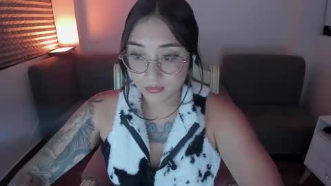 Snapshot of hottbee3645 chatting on 01-10-26, 07:48 hottbee3645 online show from 01-10-26, 07:48